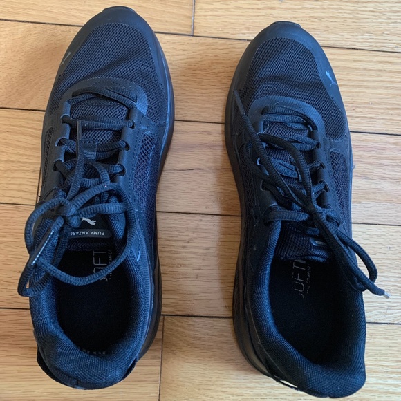 Puma running shoes - Picture 1 of 5